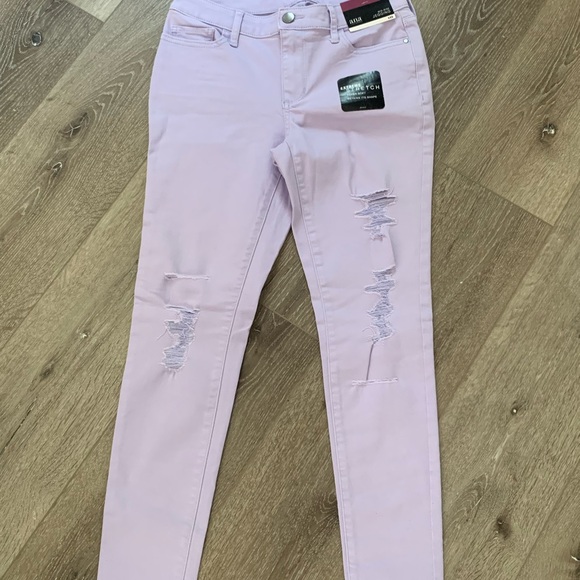 a.n.a Lavender Stretch Jeggings with Distressed Detail size 2 color lavender - Picture 8 of 9